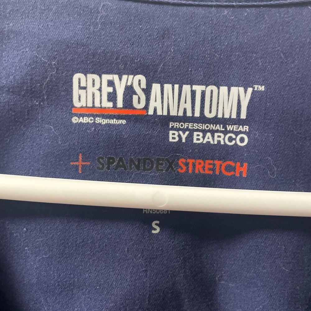 Spy Greys Anatomy Scrub Top - Picture 4 of 5